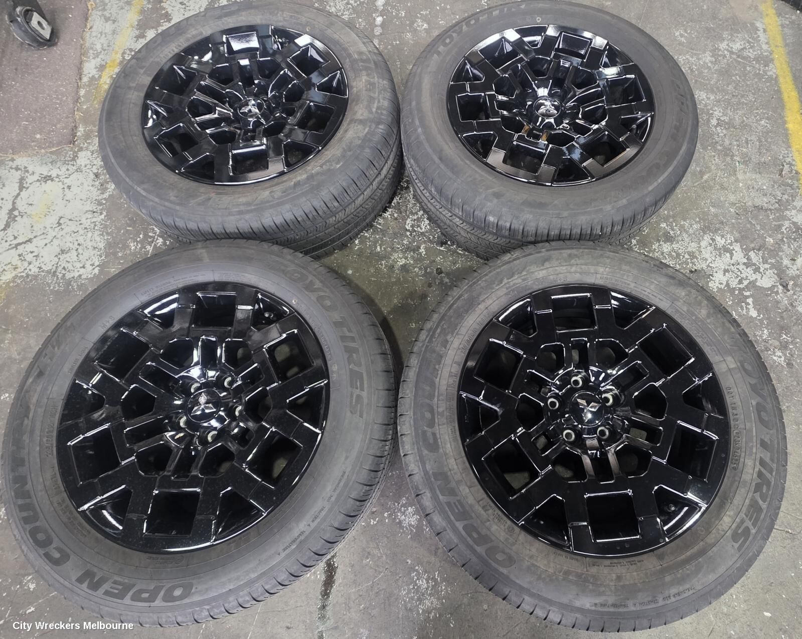 MITSUBISHI OUTLANDER 2026 Wheel Mag