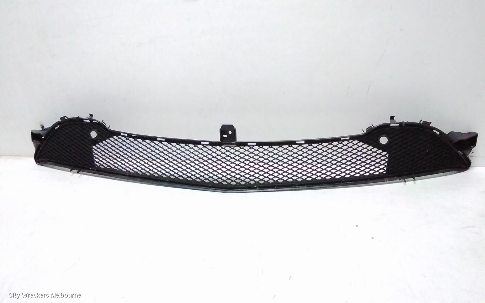 MERCEDES CLA CLASS 2015 Grille