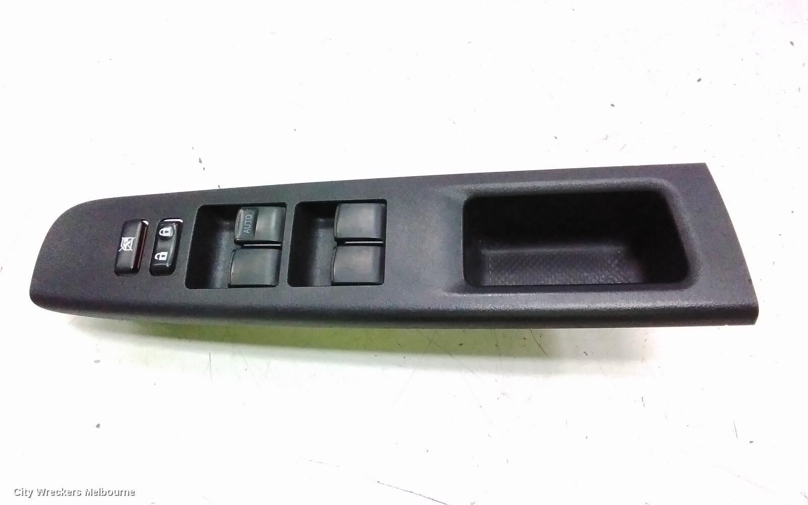 TOYOTA YARIS 2015 Pwr Dr Wind Switch