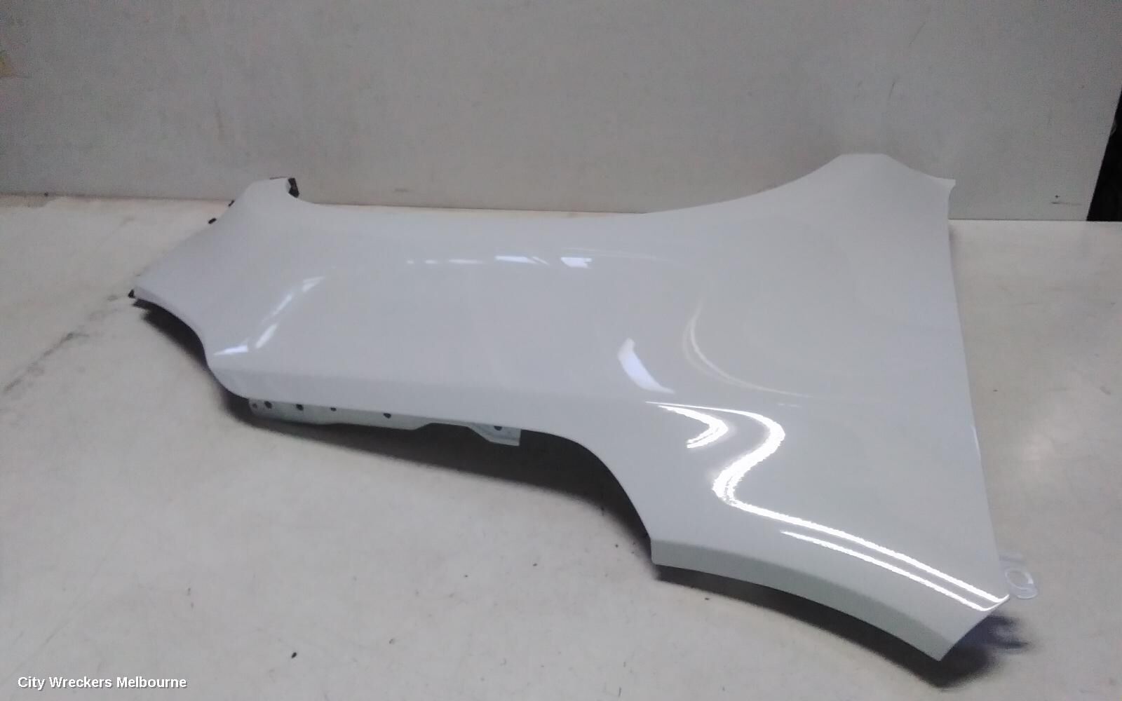 HOLDEN COLORADO 2017 Right Guard