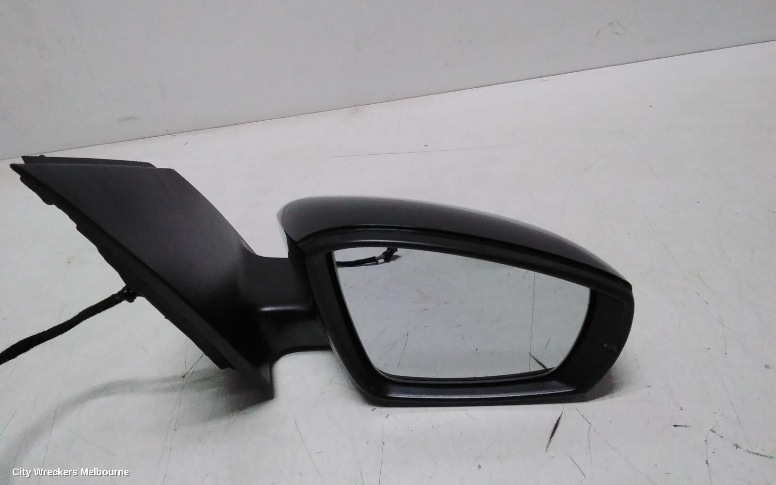 VOLKSWAGEN POLO 2015 Right Door Mirror