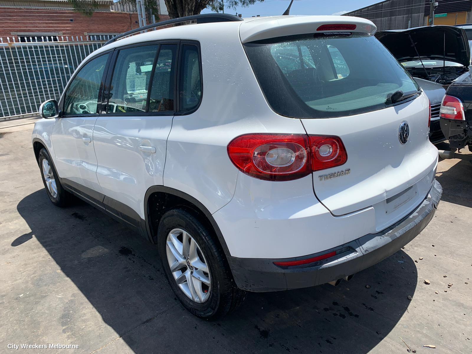 VOLKSWAGEN TIGUAN 2009 Speedometer