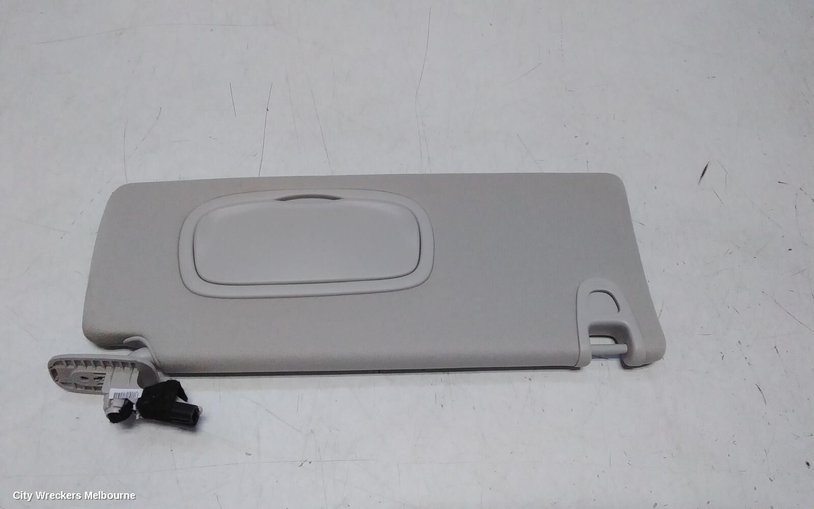 JEEP CHEROKEE 2015 Sunvisor