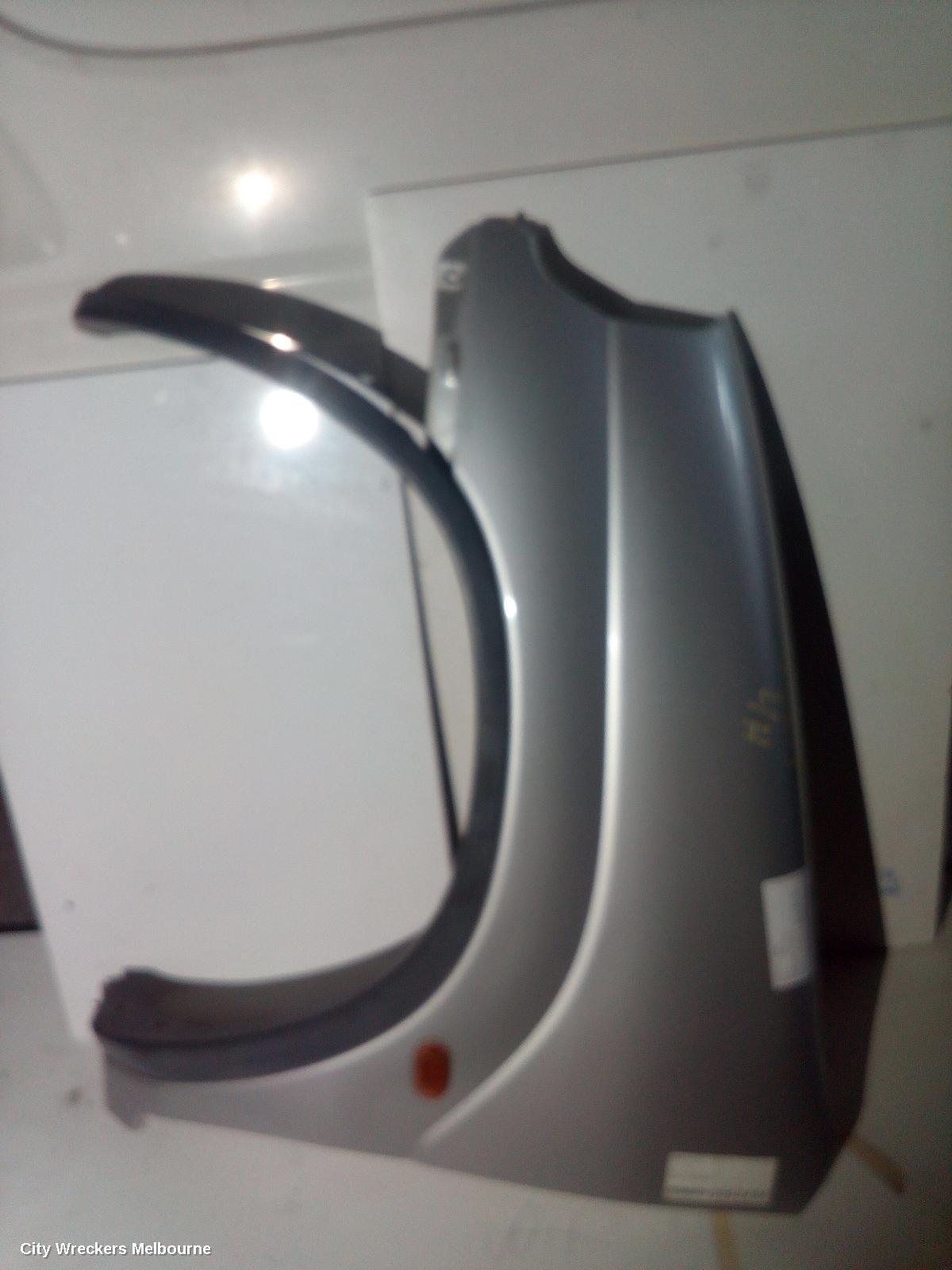 SUZUKI IGNIS 2003 Left Guard