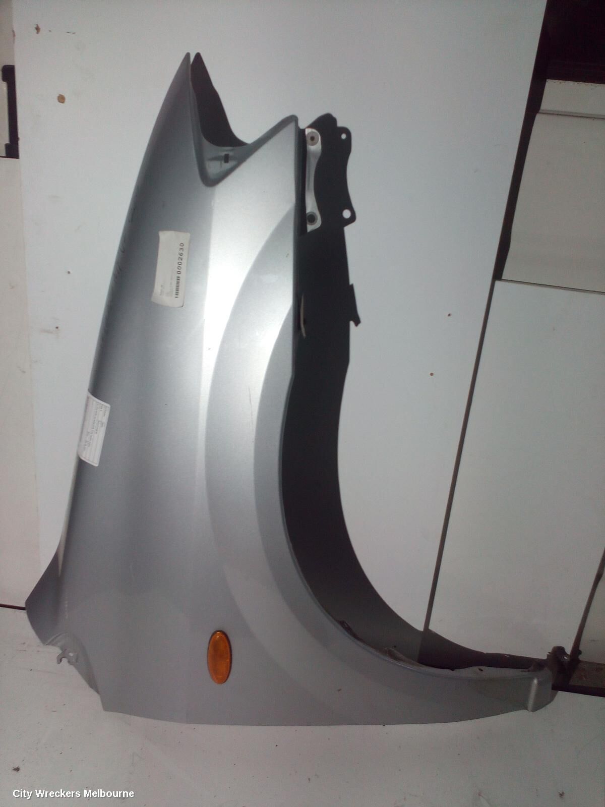 MAZDA MPV 2000 Right Guard