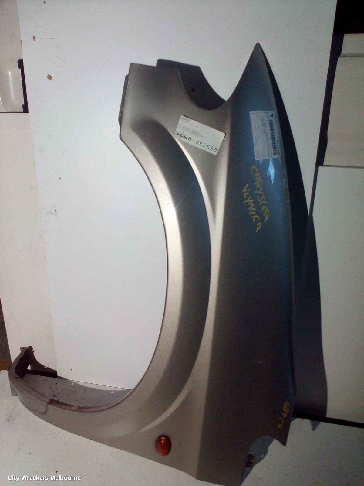 CHRYSLER VOYAGER 2004 Left Guard