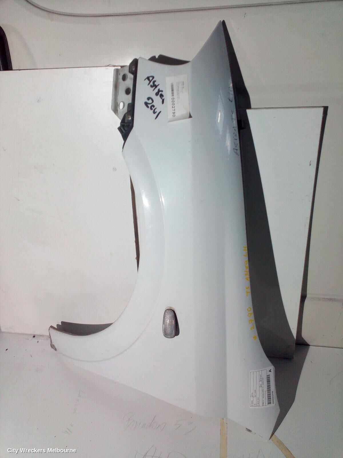 HOLDEN ASTRA 2004 Left Guard