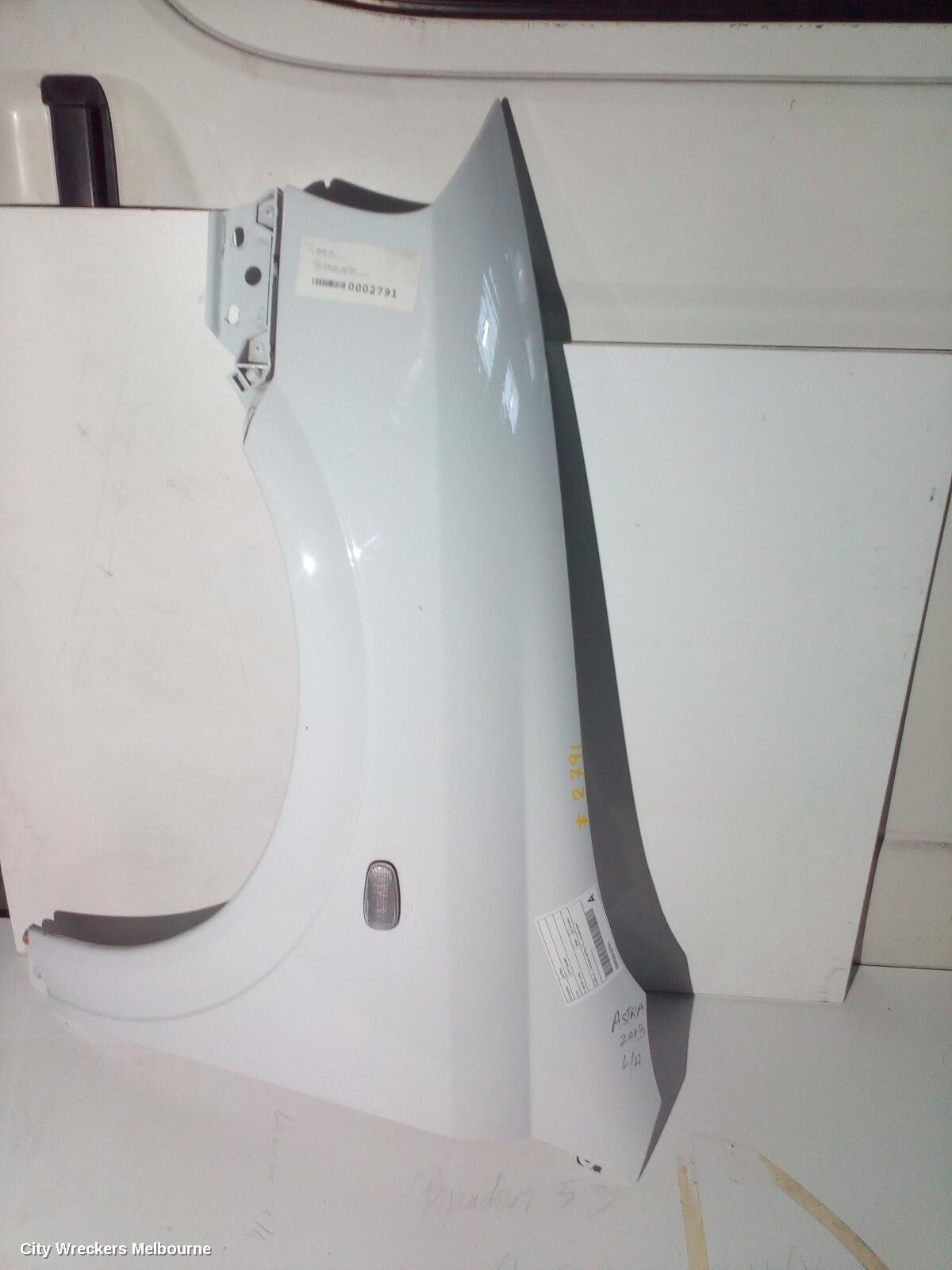 HOLDEN ASTRA 2004 Left Guard