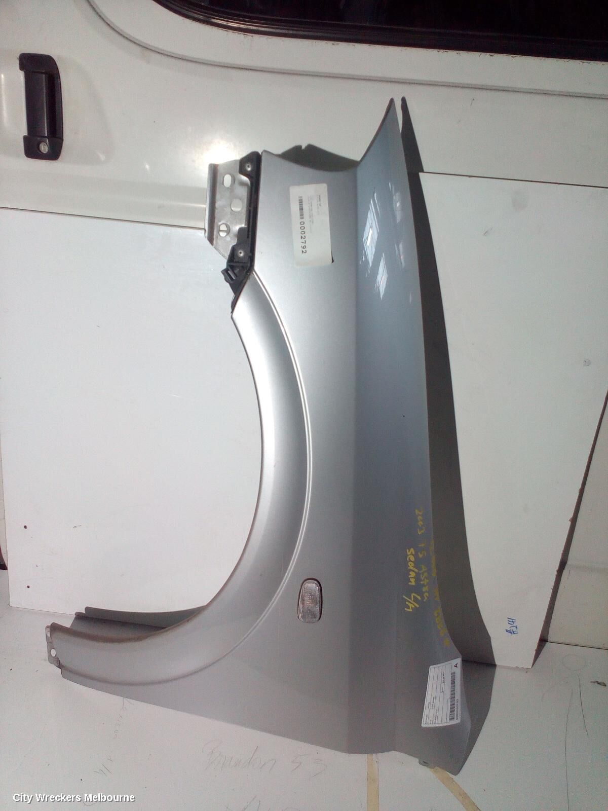 HOLDEN ASTRA 2004 Left Guard