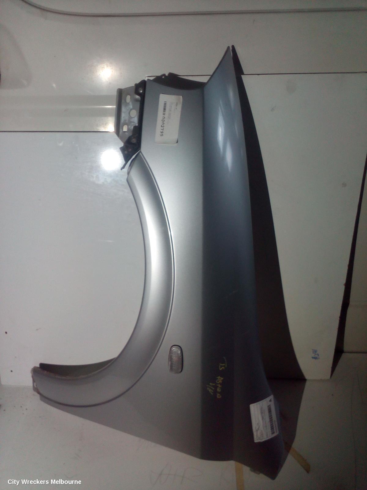 HOLDEN ASTRA 2004 Left Guard
