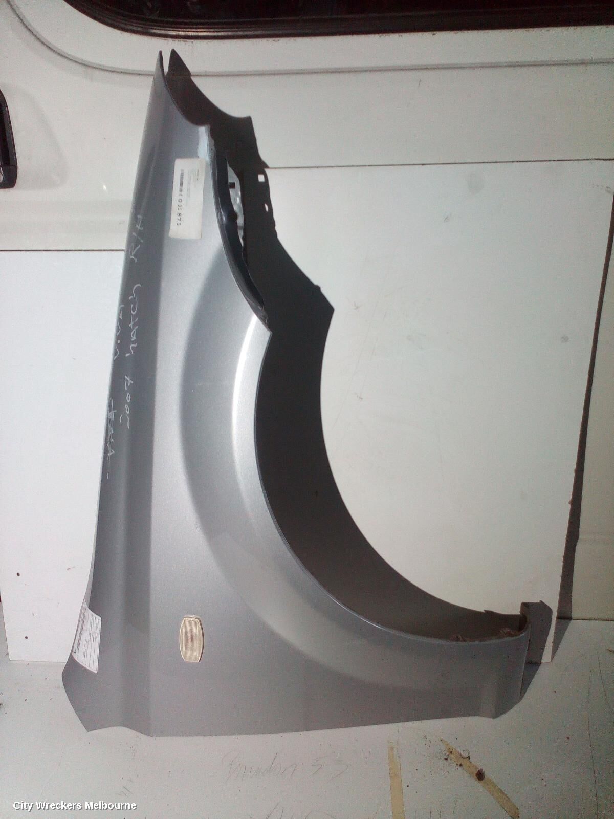 HOLDEN VIVA 2006 Left Guard