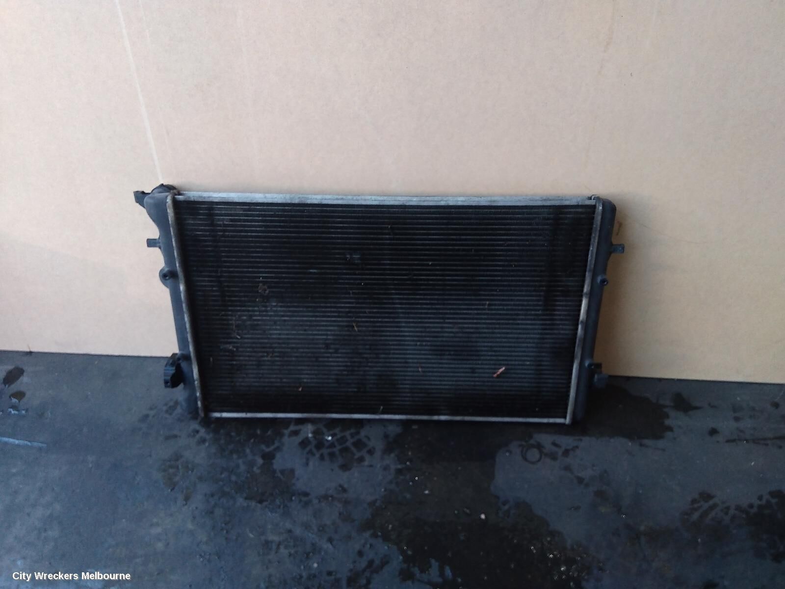 VOLKSWAGEN GOLF 2002 Radiator