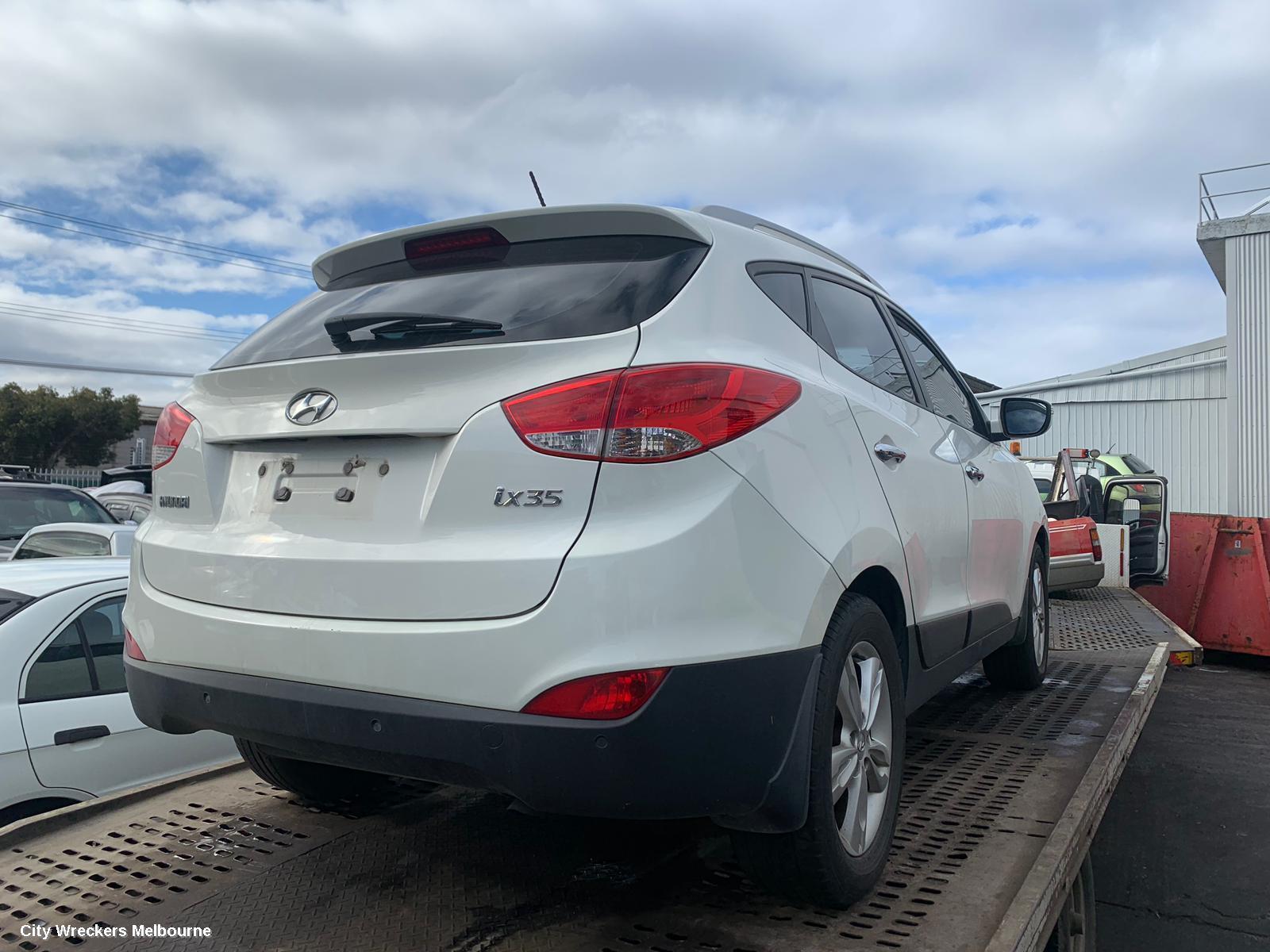HYUNDAI IX35 2011 Parcel Shelf