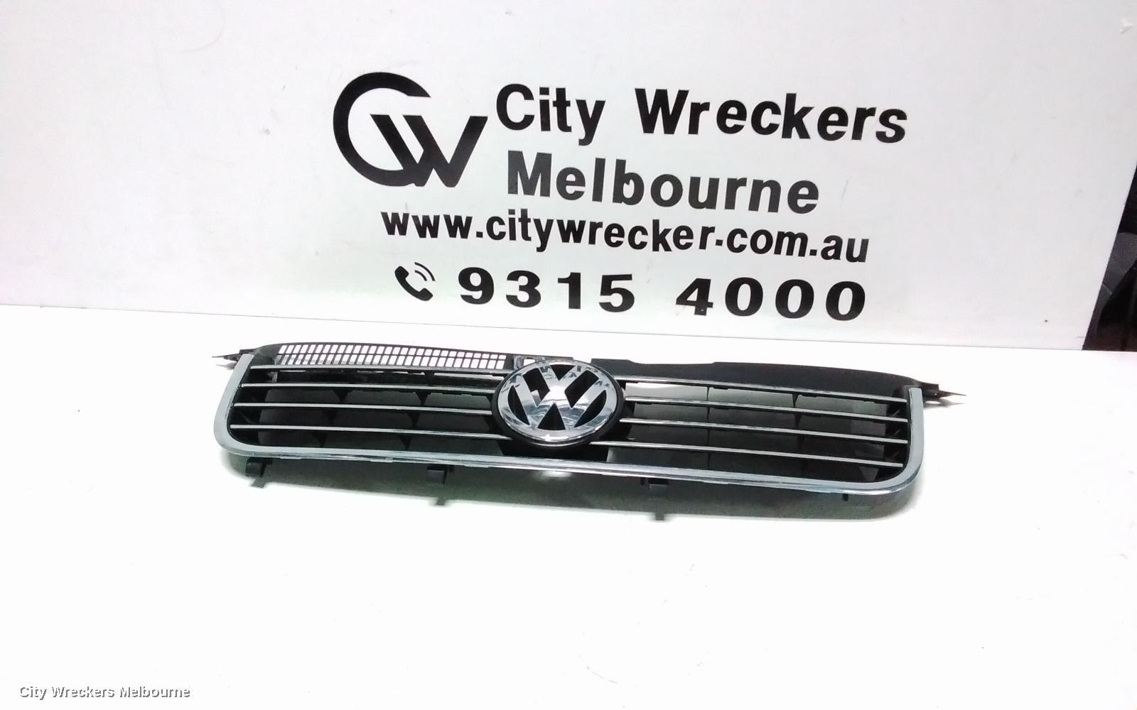 VOLKSWAGEN PASSAT 2002 Grille