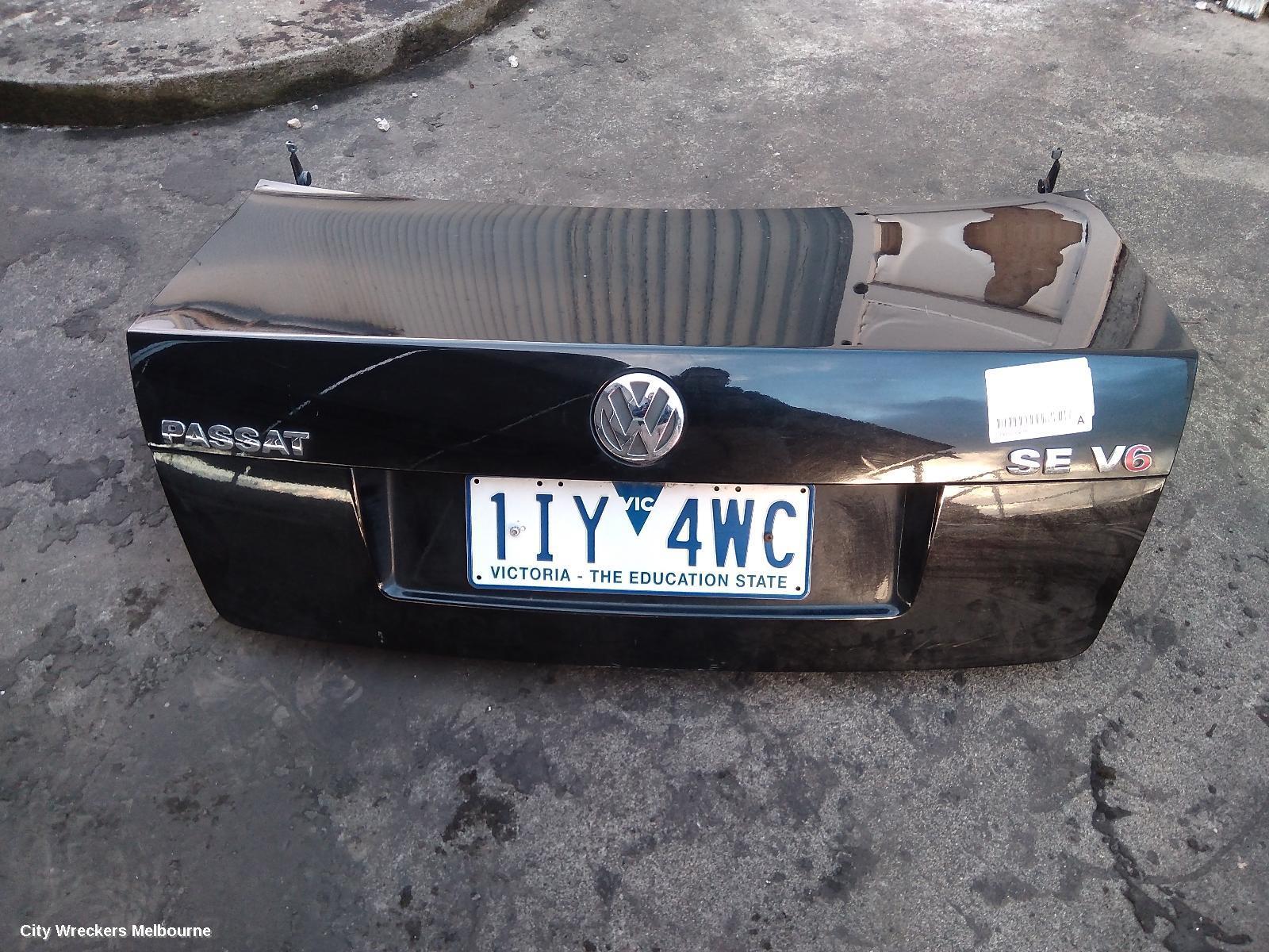 VOLKSWAGEN PASSAT 2002 Bootlid/Tailgate