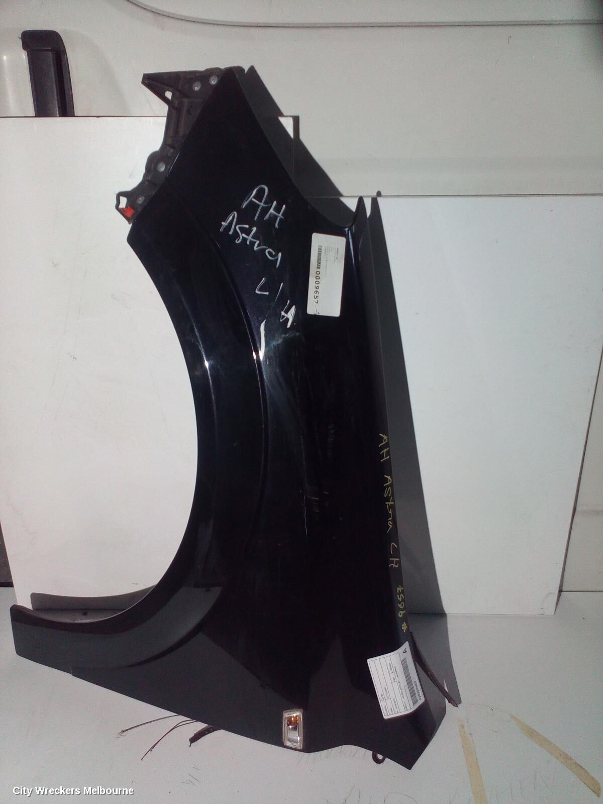 HOLDEN ASTRA 2006 Left Guard