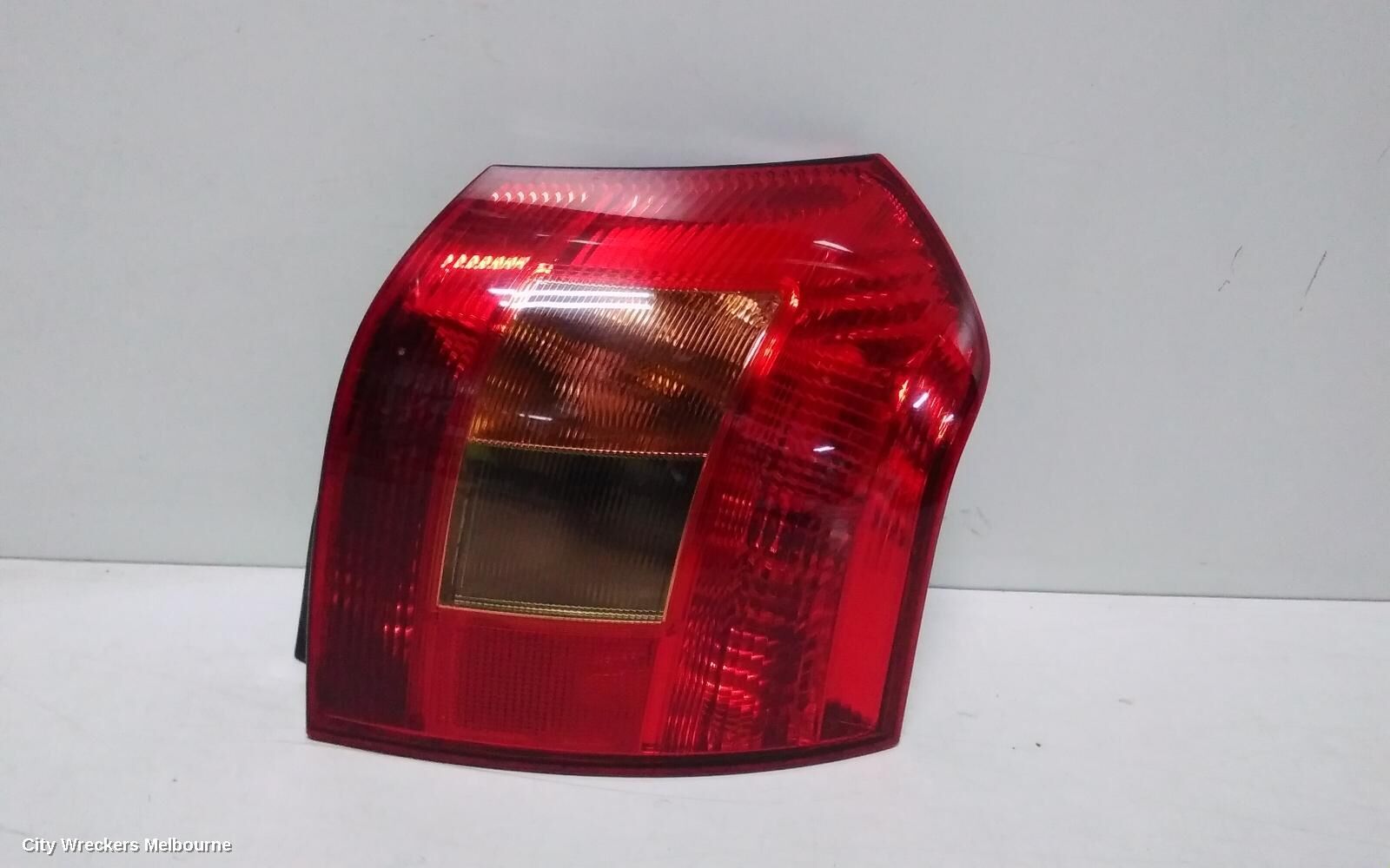 TOYOTA COROLLA 2003 Right Taillight