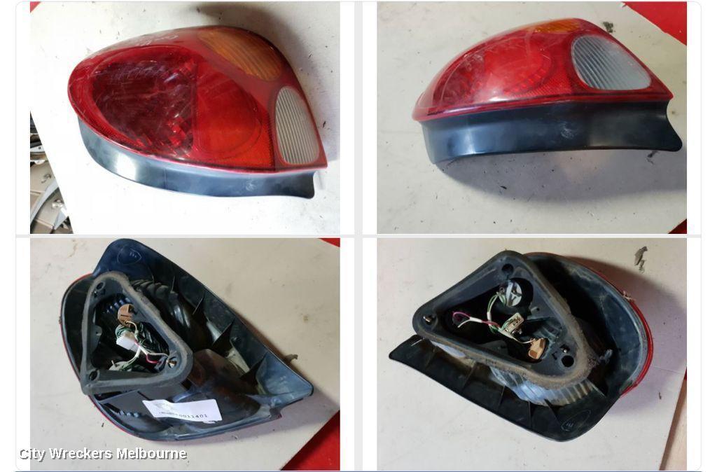 TOYOTA COROLLA 2000 Right Taillight