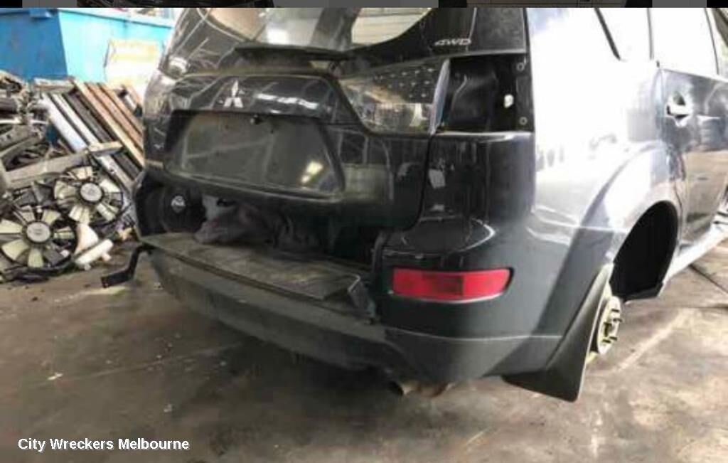 MITSUBISHI OUTLANDER 2007 Rear Bumper