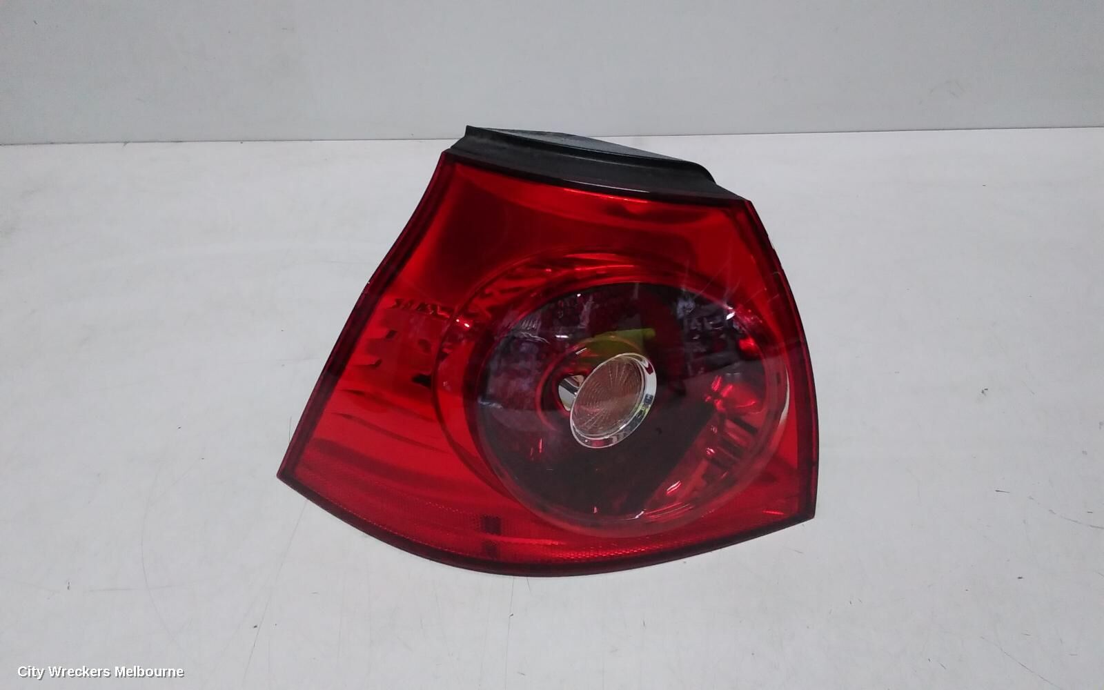 VOLKSWAGEN GOLF 2006 Left Taillight