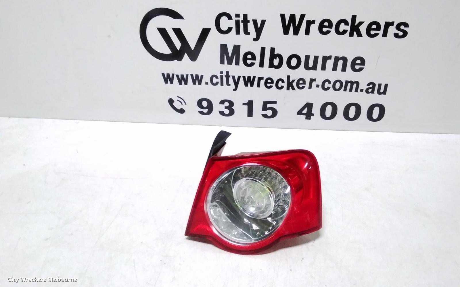 VOLKSWAGEN PASSAT 2007 Right Taillight