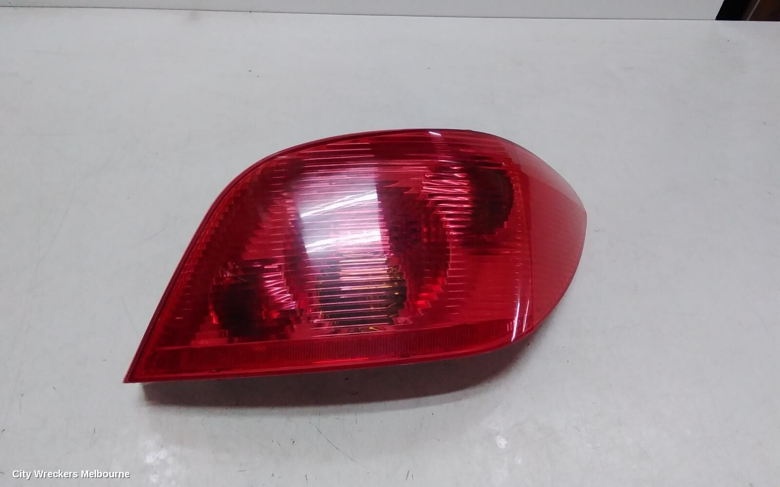 PEUGEOT 307 2003 Right Taillight