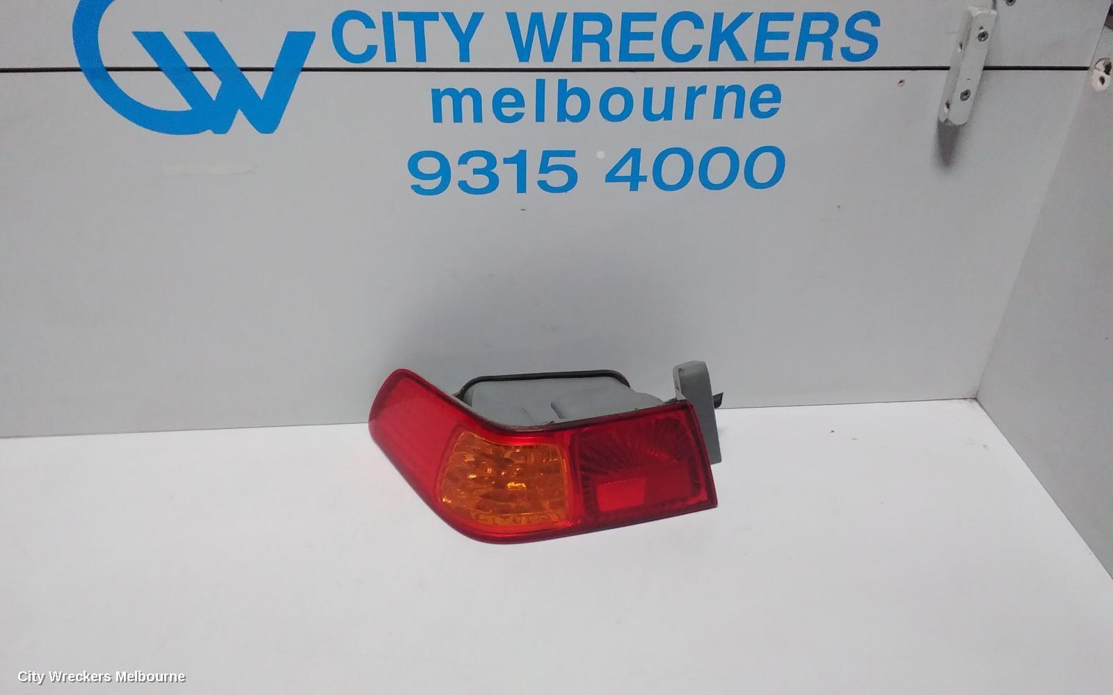 TOYOTA CAMRY 2000 Left Taillight