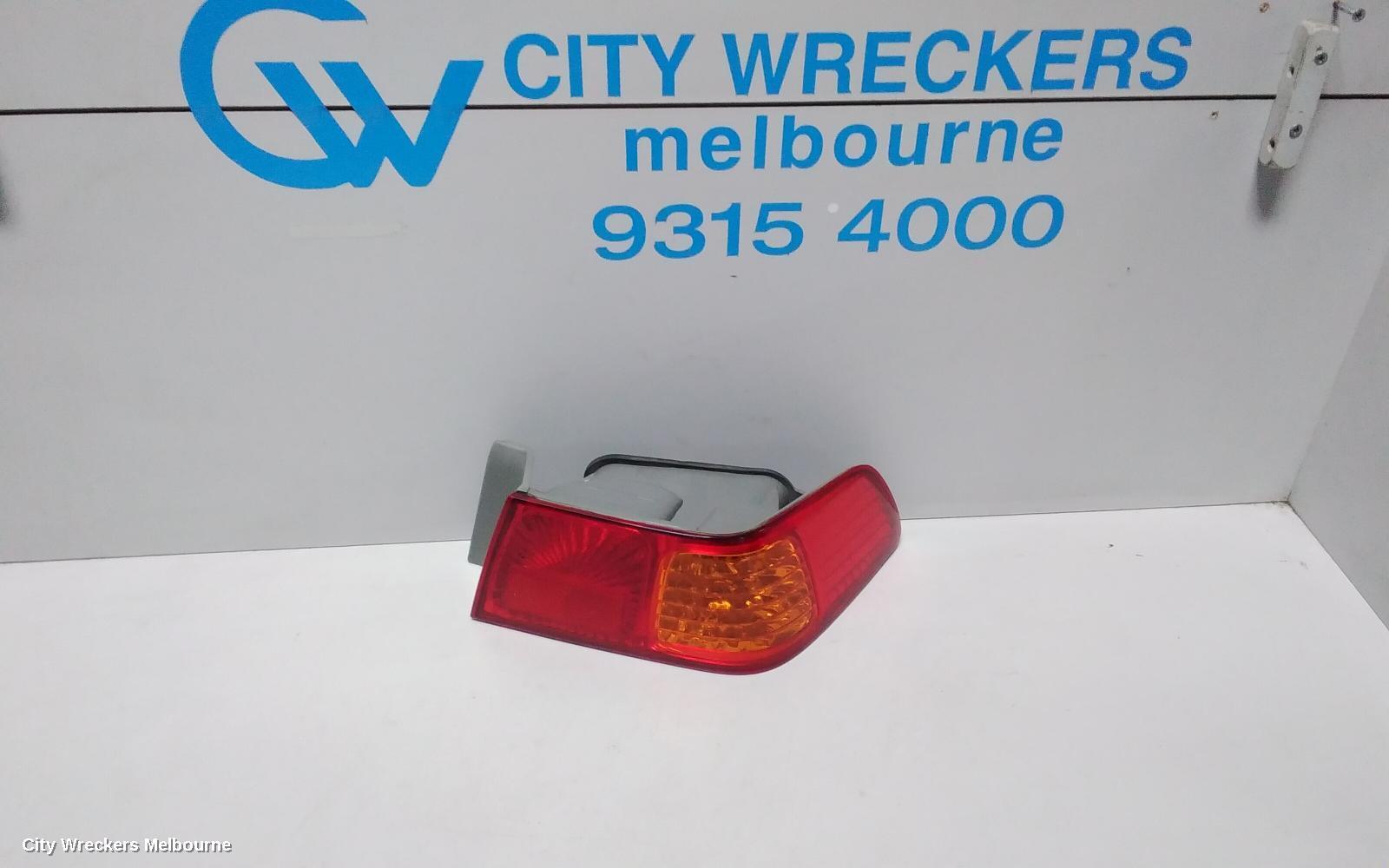 TOYOTA CAMRY 2000 Right Taillight