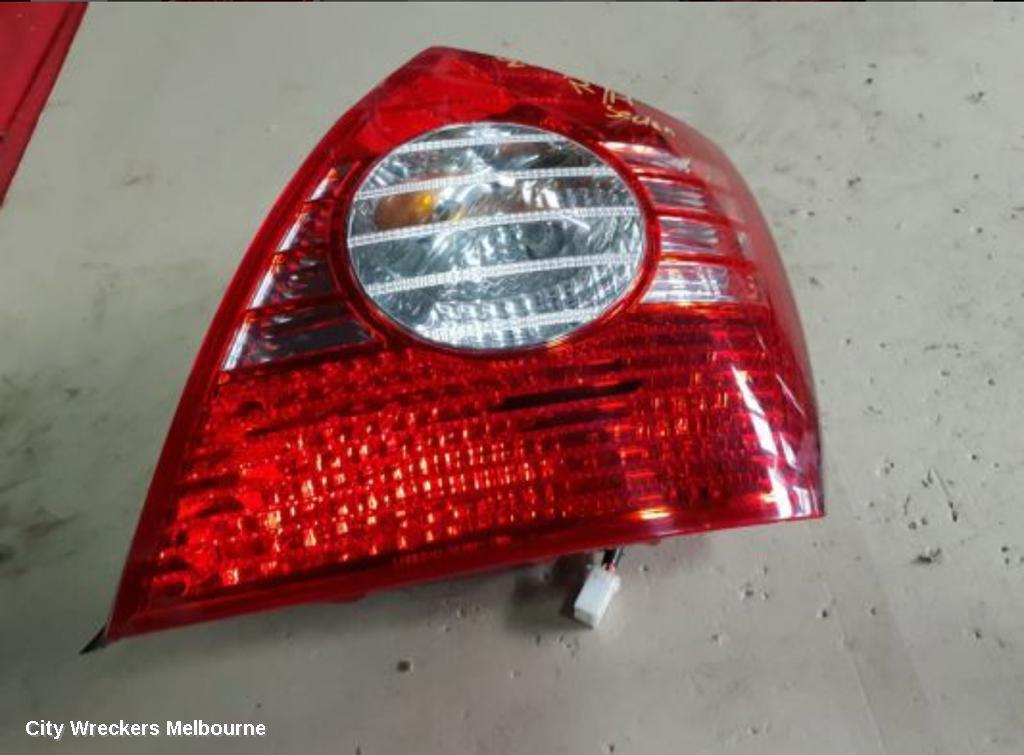 HYUNDAI ELANTRA 2004 Right Taillight