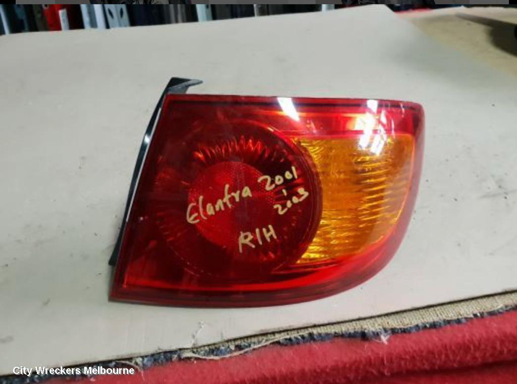 HYUNDAI ELANTRA 2001 Right Taillight