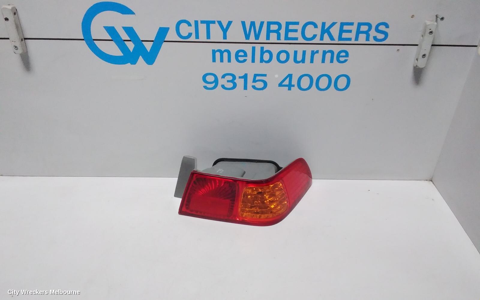 TOYOTA CAMRY 2000 Right Taillight