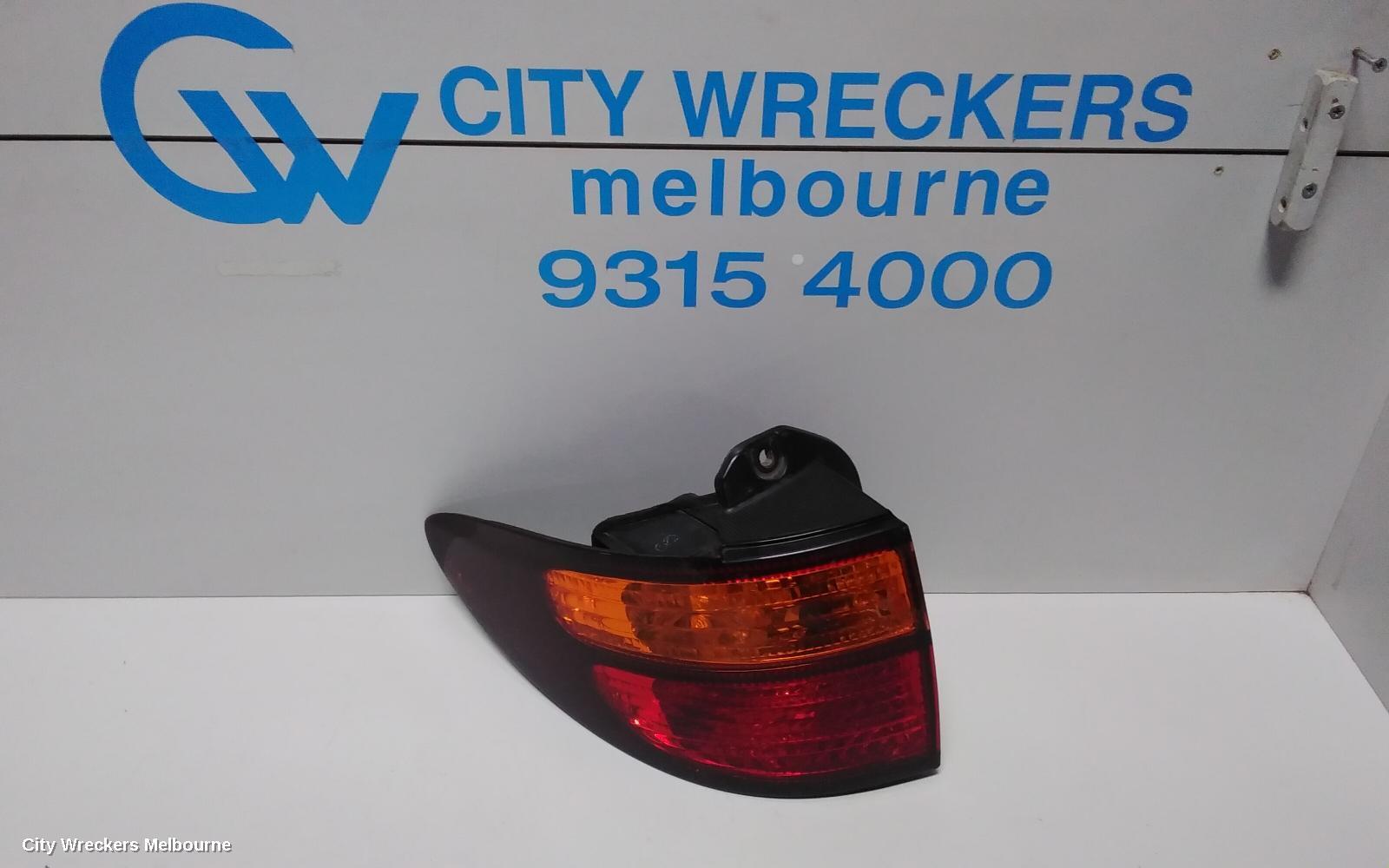 TOYOTA TARAGO 2001 Left Taillight