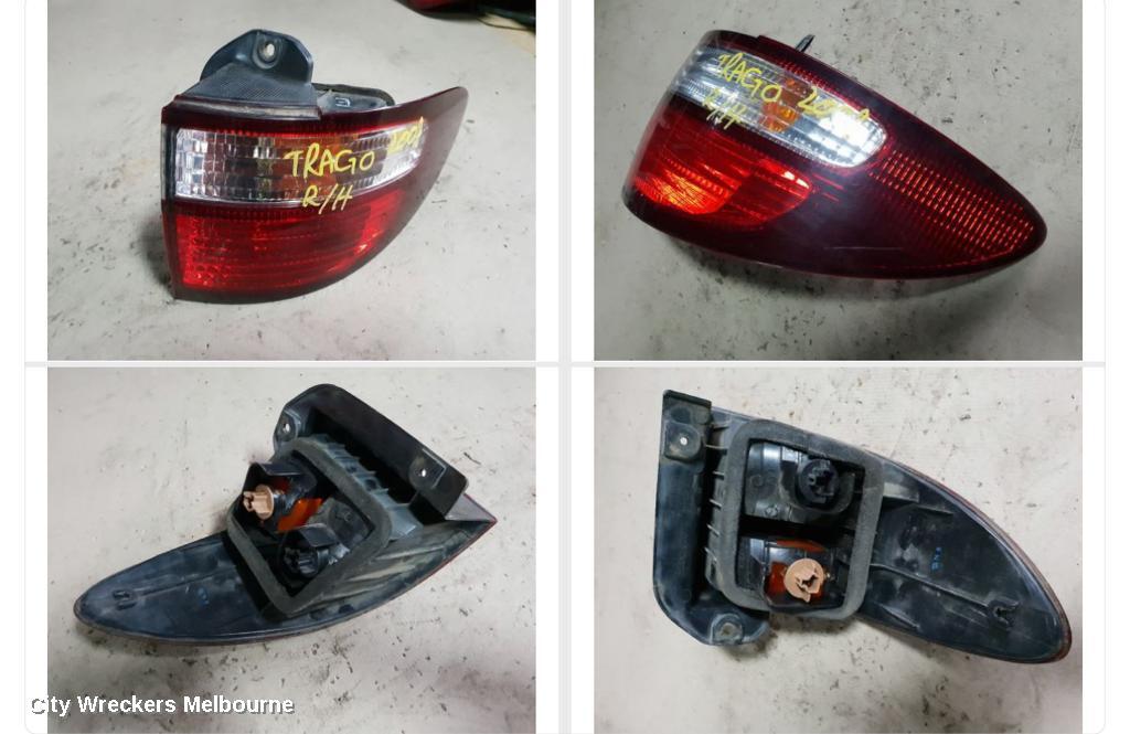 TOYOTA TARAGO 2001 Right Taillight