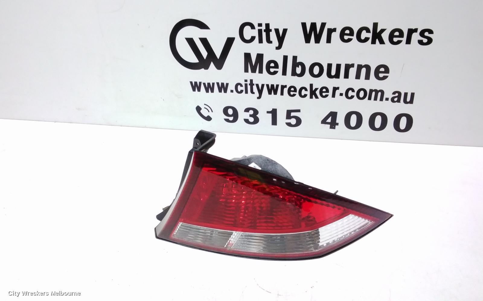 FORD FALCON 2000 Right Taillight