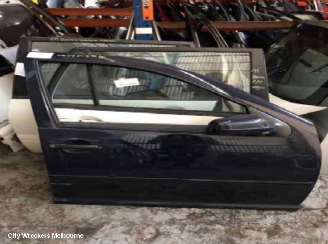 VOLKSWAGEN GOLF 2003 Right Front Door