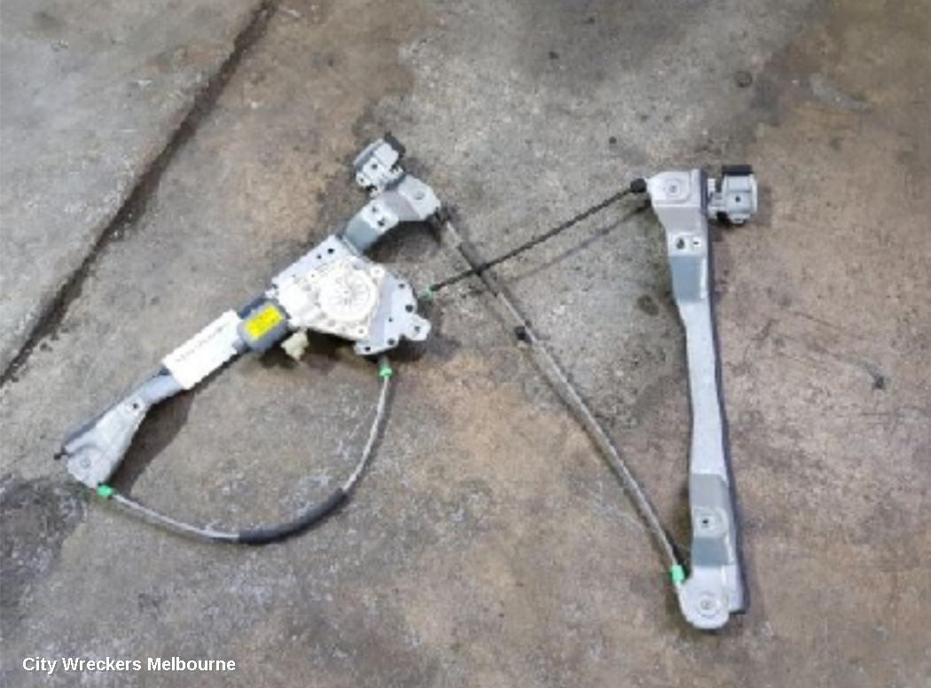 HOLDEN COMMODORE 2008 Right Front Window Reg/Motor