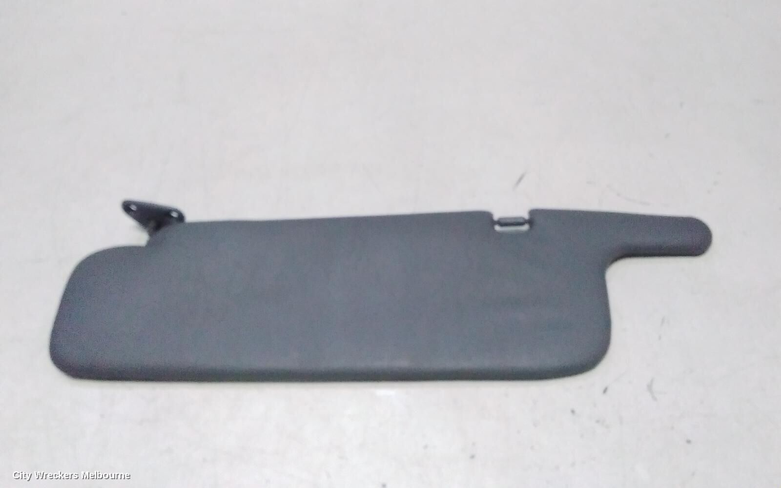TOYOTA LANDCRUISER 2002 Sunvisor