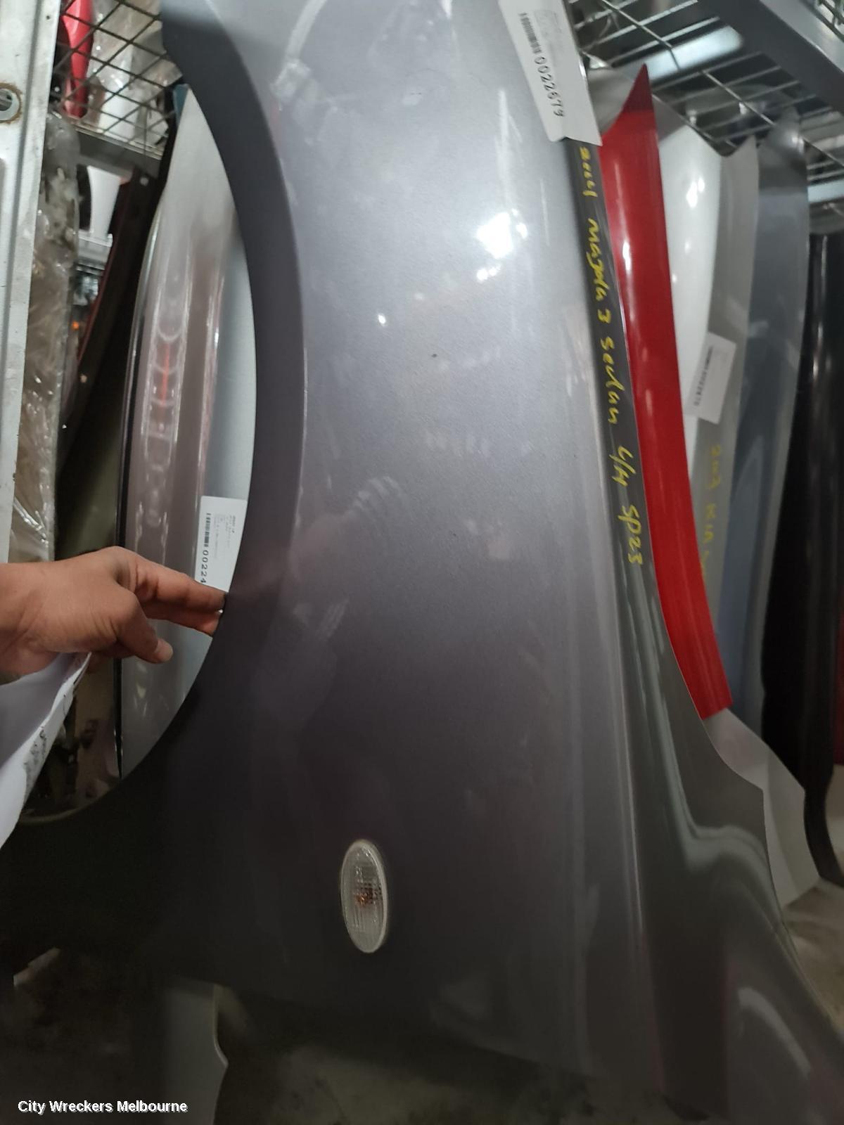 MAZDA 3 2004 Left Guard