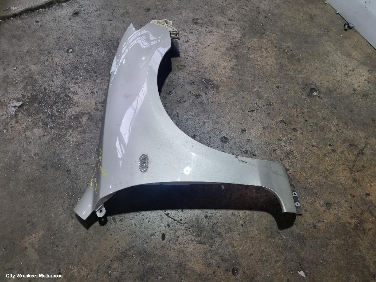 MAZDA 3 2005 Right Guard