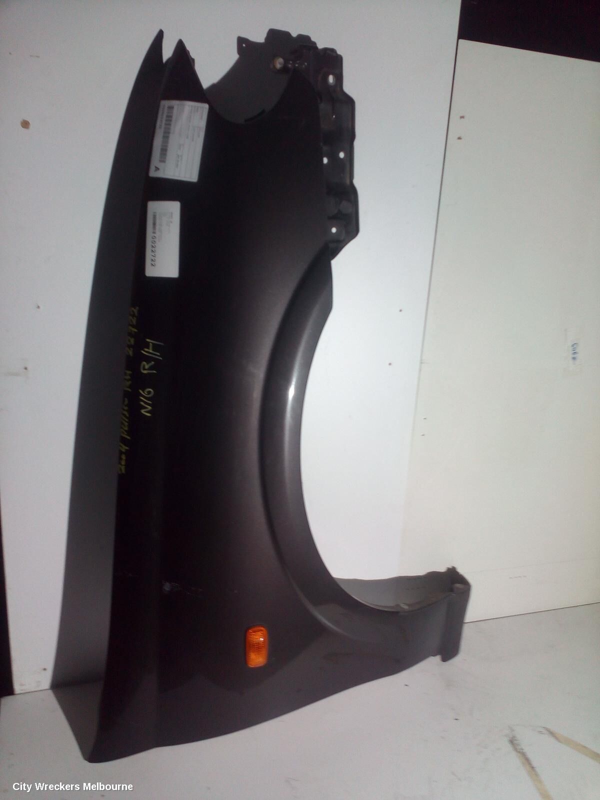 NISSAN PULSAR 2004 Right Guard