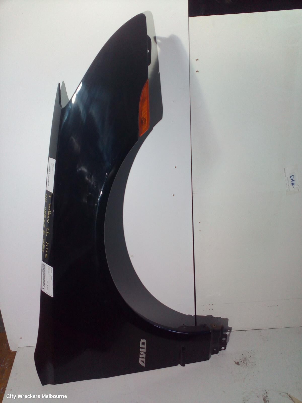 MITSUBISHI MAGNA 2004 Right Guard