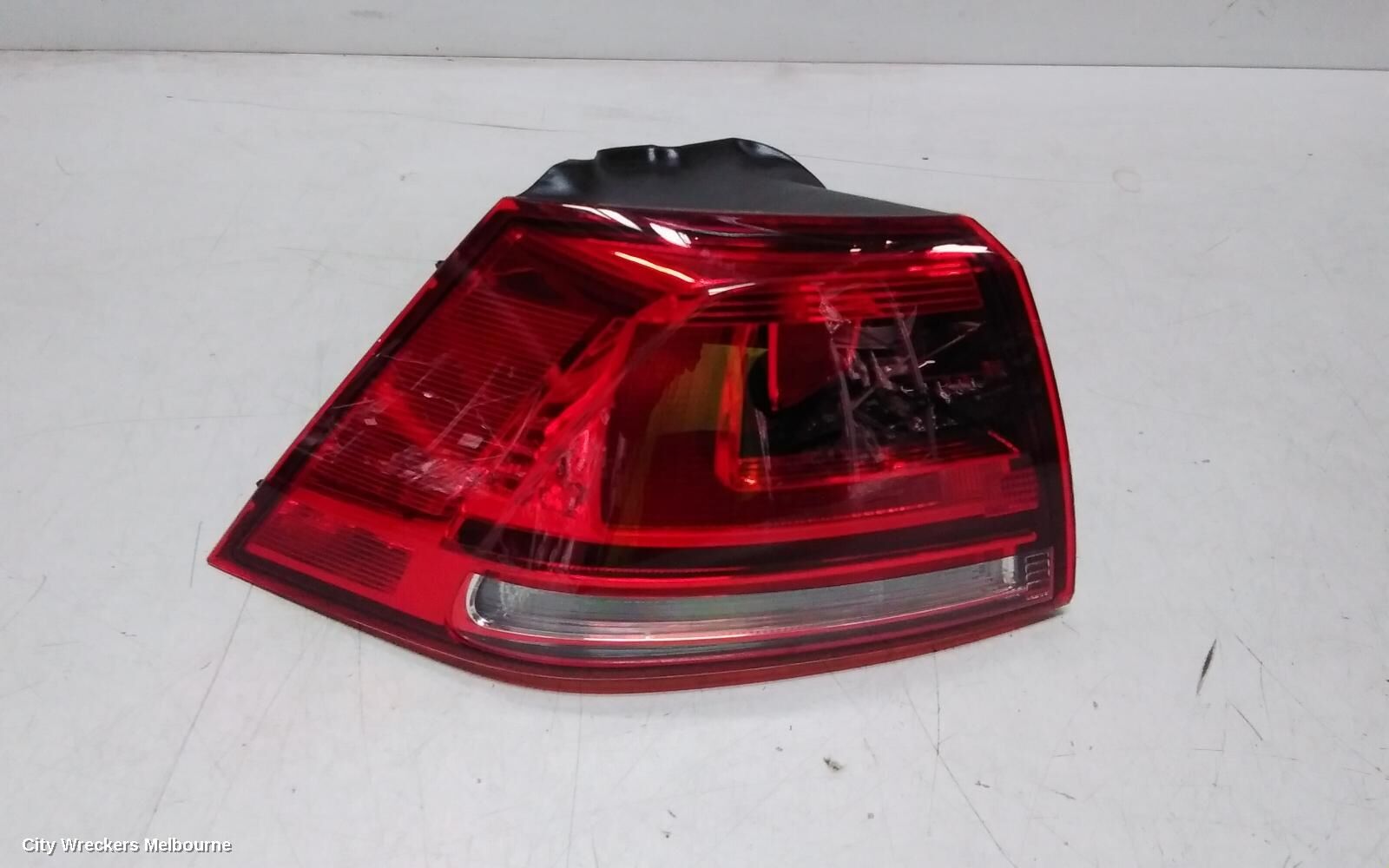 VOLKSWAGEN GOLF 2017 Left Taillight
