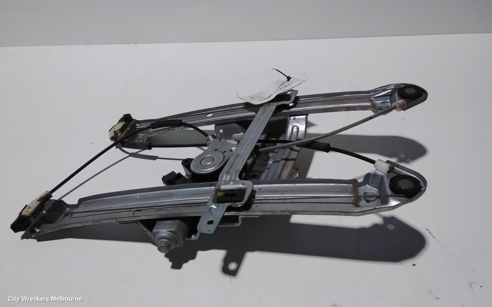 MITSUBISHI 380 2006 Right Front Window Reg/Motor