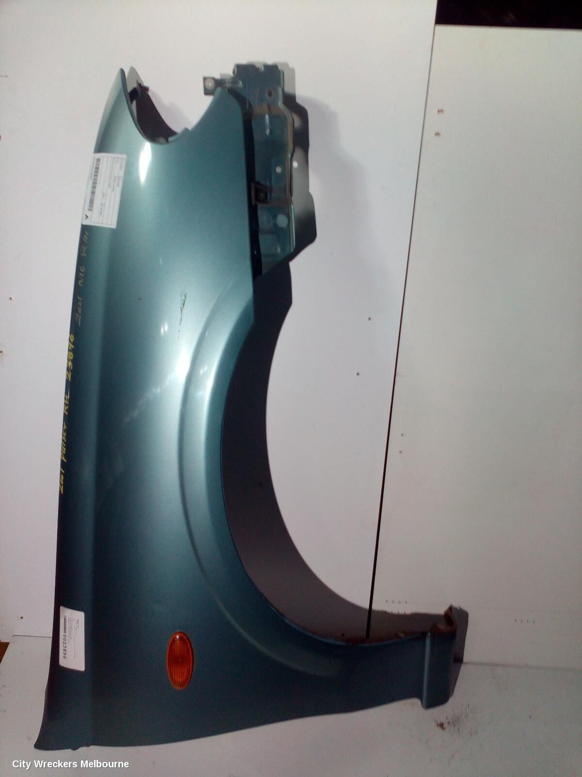 NISSAN PULSAR 2001 Right Guard