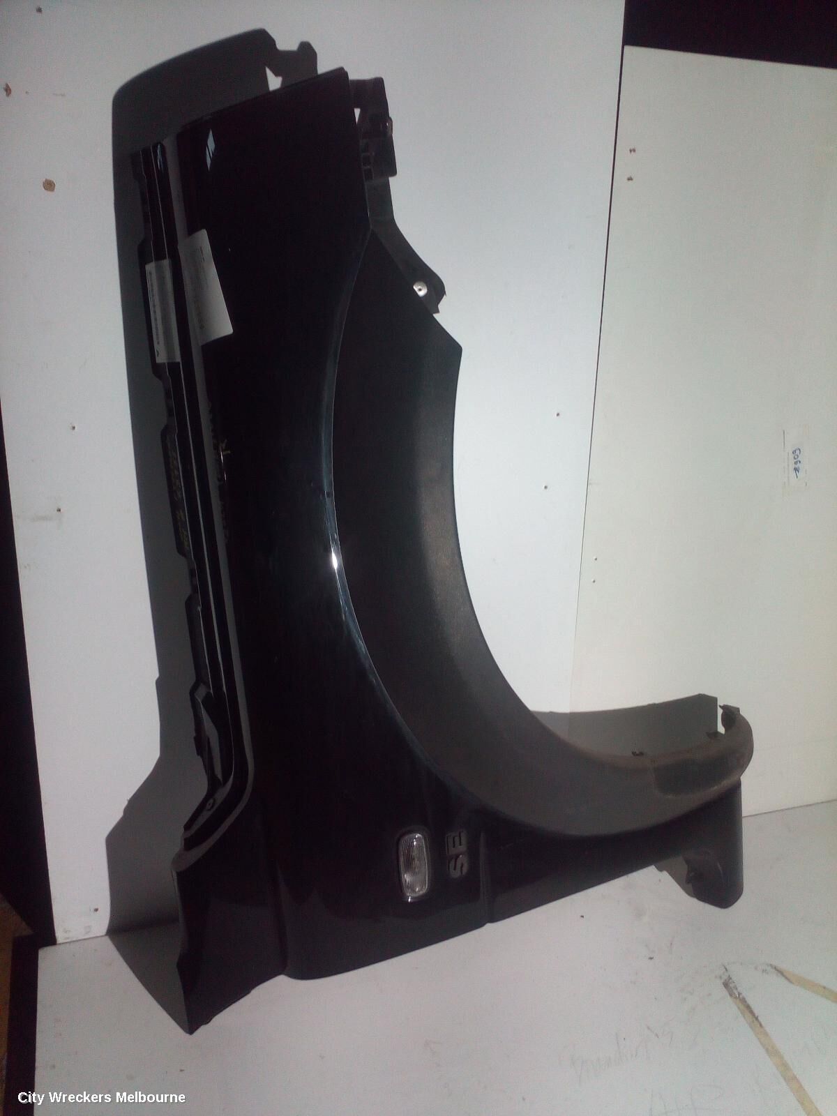 LAND ROVER FREELANDER 2004 Right Guard