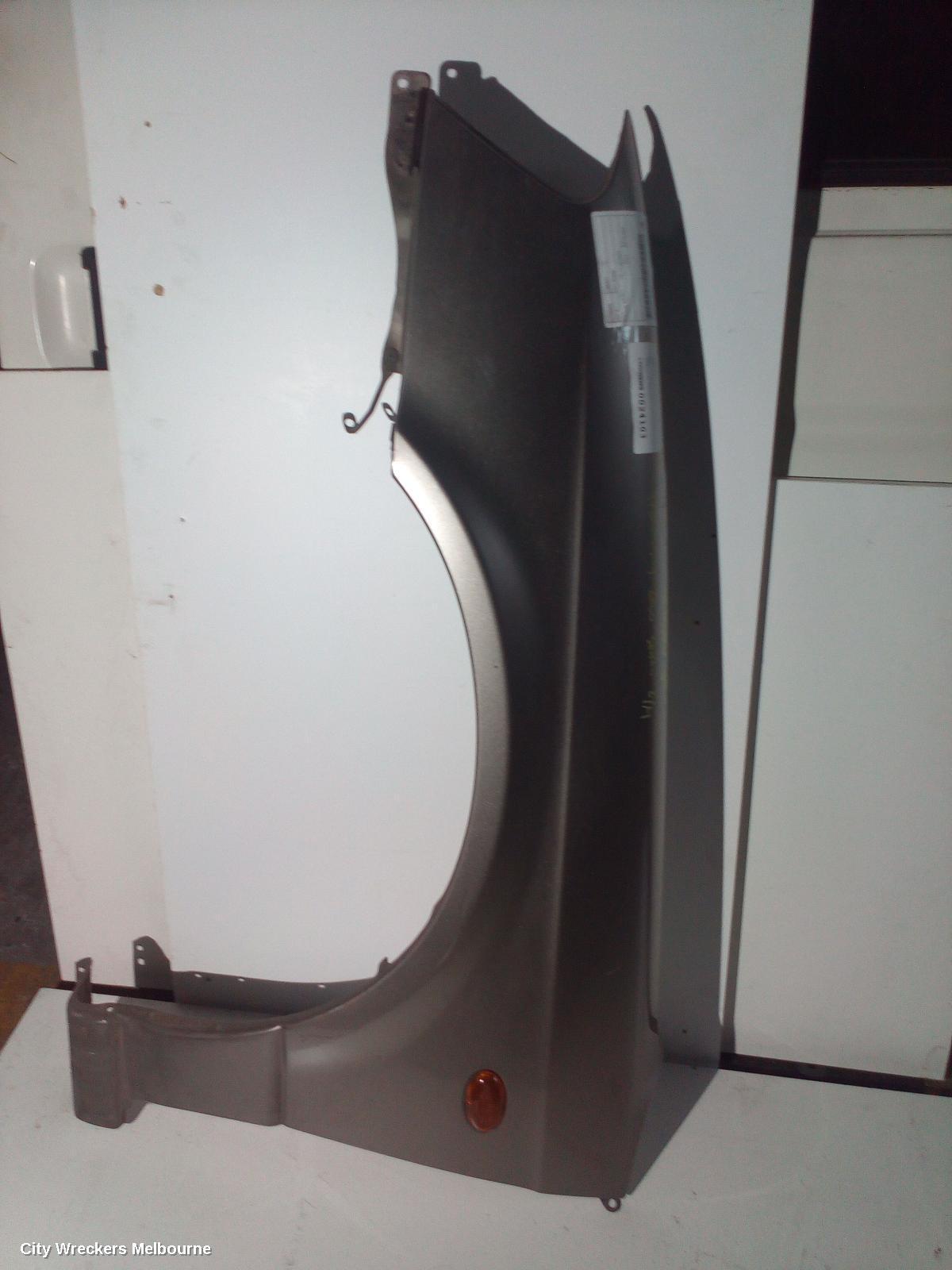 SUBARU LIBERTY 2000 Left Guard