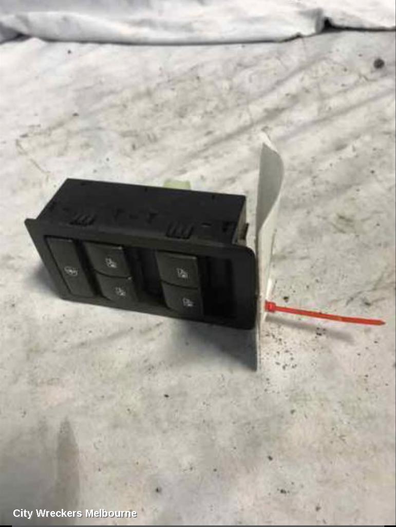 HOLDEN COMMODORE 2002 Pwr Dr Wind Switch