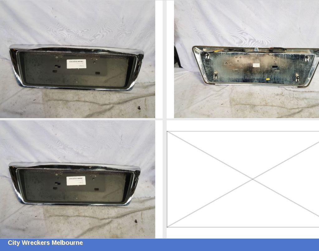 HOLDEN COMMODORE 2005 Rear Garnish