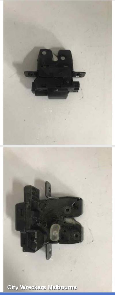 NISSAN DUALIS 2011 Door/Boot/Gate Lock