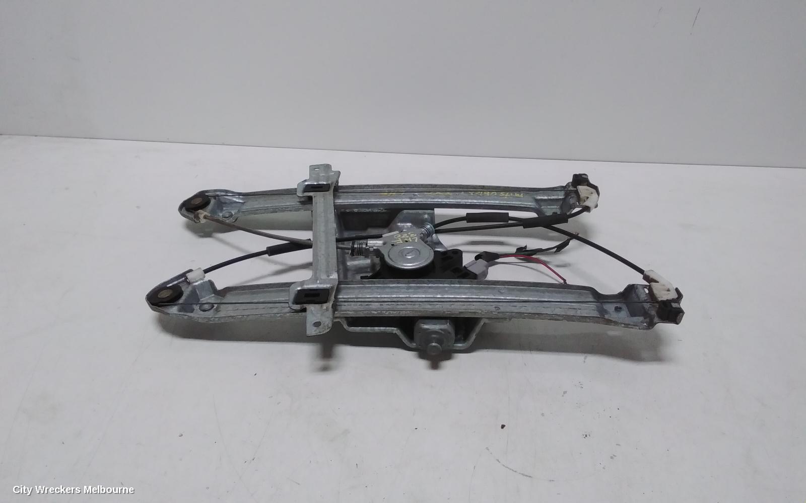 MITSUBISHI 380 2006 Left Front Window Reg/Motor